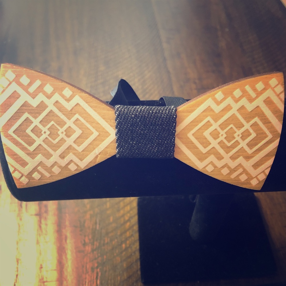 ✨NEW✨ Wooden bow tie (Aztec pattern)